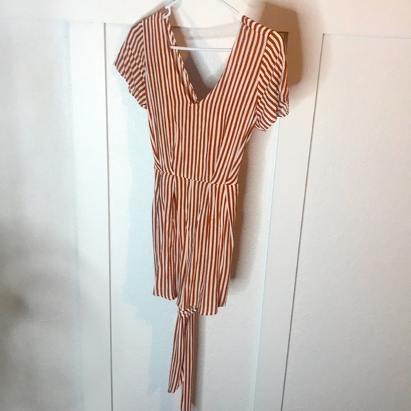 Short romper - Picture 1 of 4